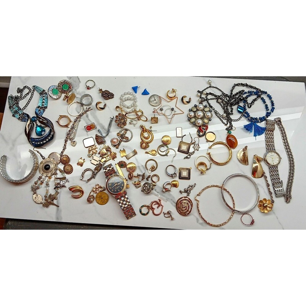 LOT ESTATE SALE JEWELRY WEARABLE VINTAGE TO NOW RINGS, EARINGS, Watch Silver